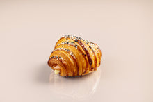 تحميل الصورة في عارض الاستوديو Turkey Ham &amp; Cheese Croissant
