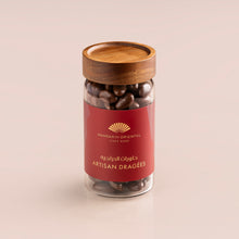 تحميل الصورة في عارض الاستوديو Gingerbread Spiced &amp; Milk Chocolate Almond Dragée
