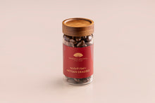 تحميل الصورة في عارض الاستوديو Gingerbread Spiced &amp; Milk Chocolate Almond Dragée
