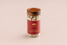 تحميل الصورة في عارض الاستوديو White Chocolate &amp; Pistachio Almond Dragée
