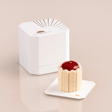 Load image into Gallery viewer, Gâteau au Fraises
