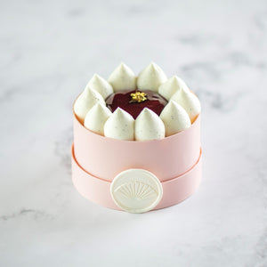 Madagascar Vanilla Strawberry Cake